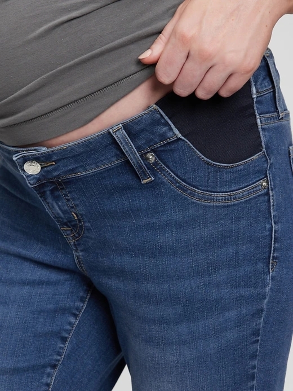 GAP Women's Skinny Jeans in Medium Blue Wash - Picture 3 of 4